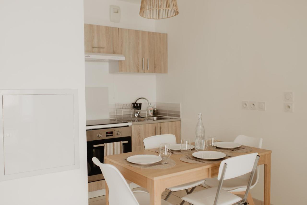 Bel Appartement Climatise Avec Place De Parking Marseille Bagian luar foto